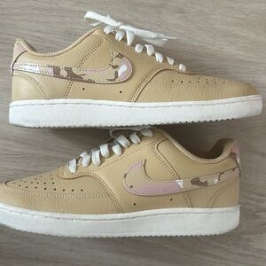 Nike Women’s Sneaker